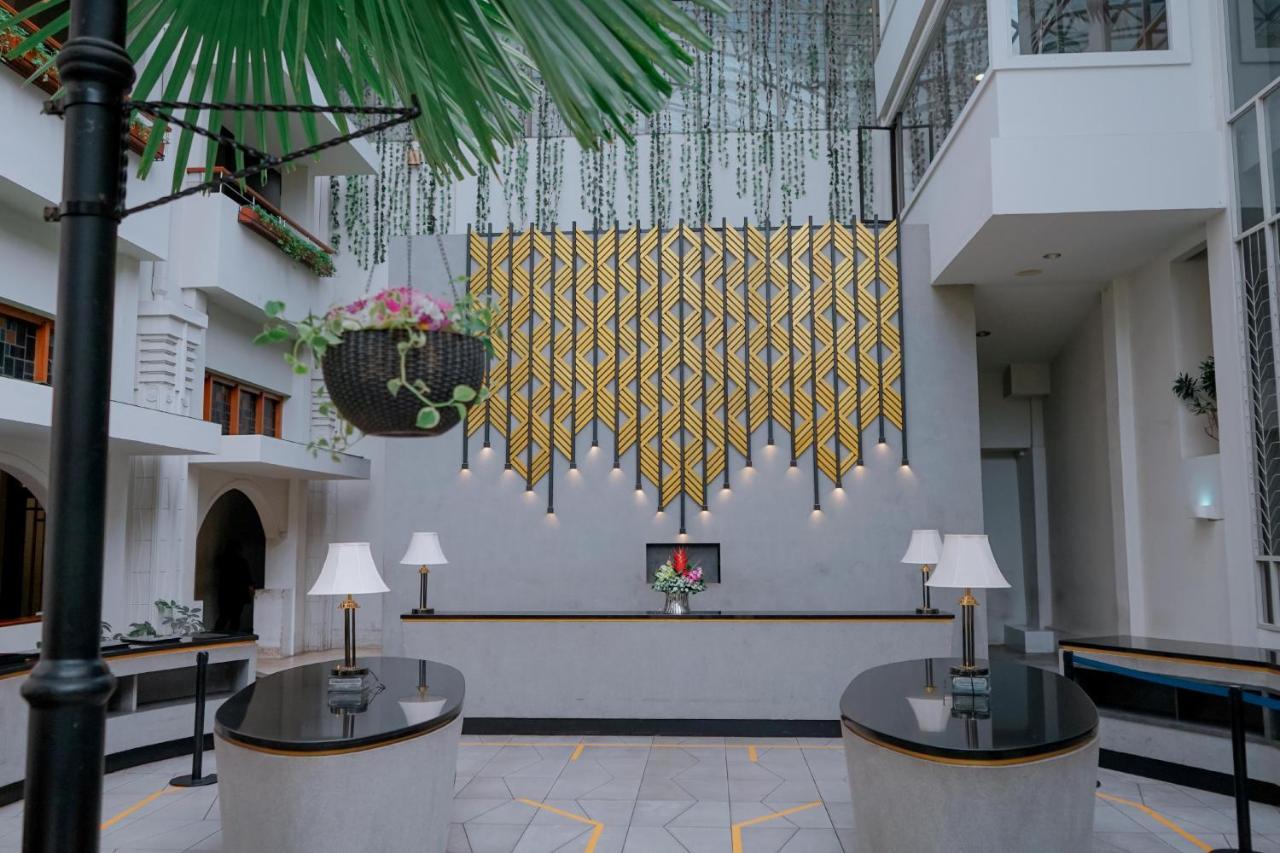 Hotel Savoy Homann Bandung Exterior photo
