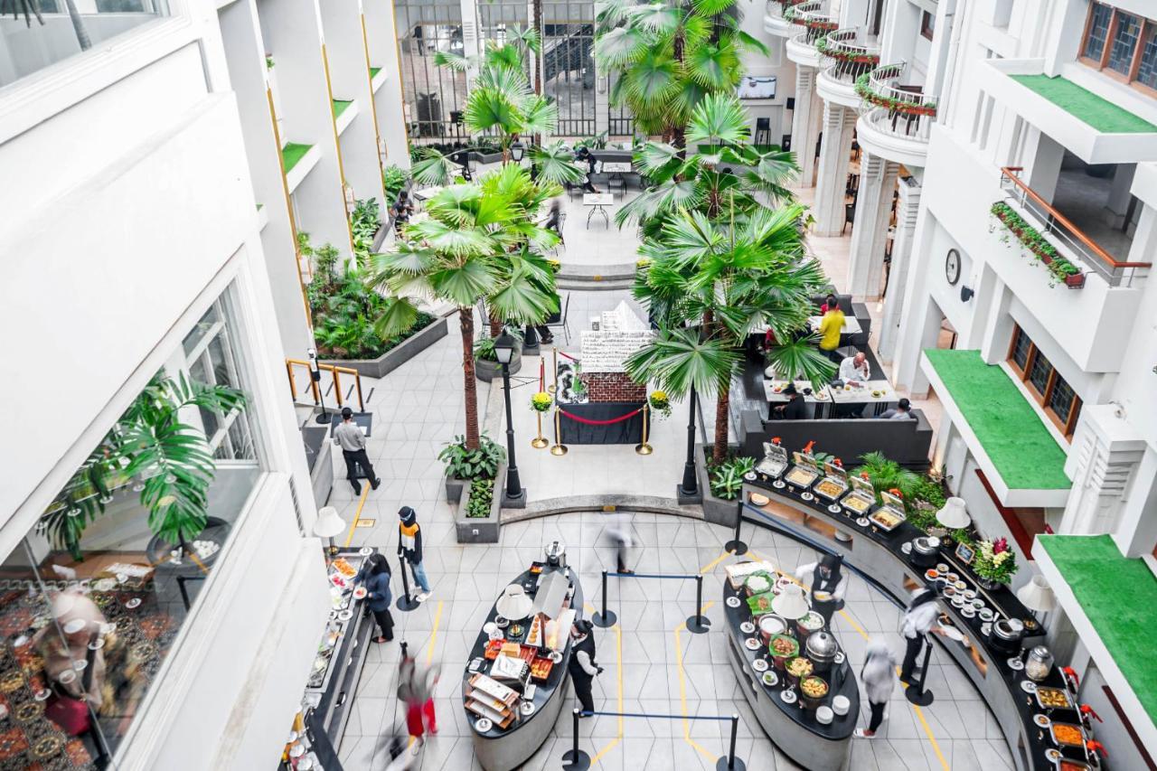 Hotel Savoy Homann Bandung Exterior photo